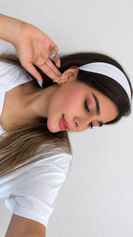 گوشواره زنانه طلایی طرح قلب مینیمال